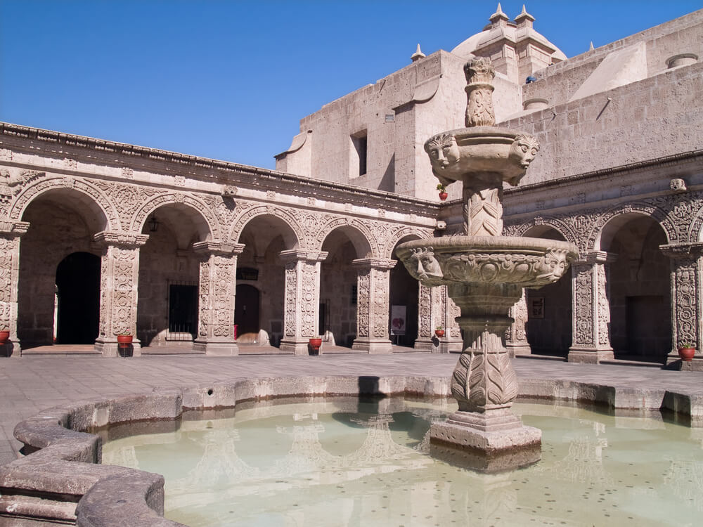Claustro de la Iglesia de la Compañía