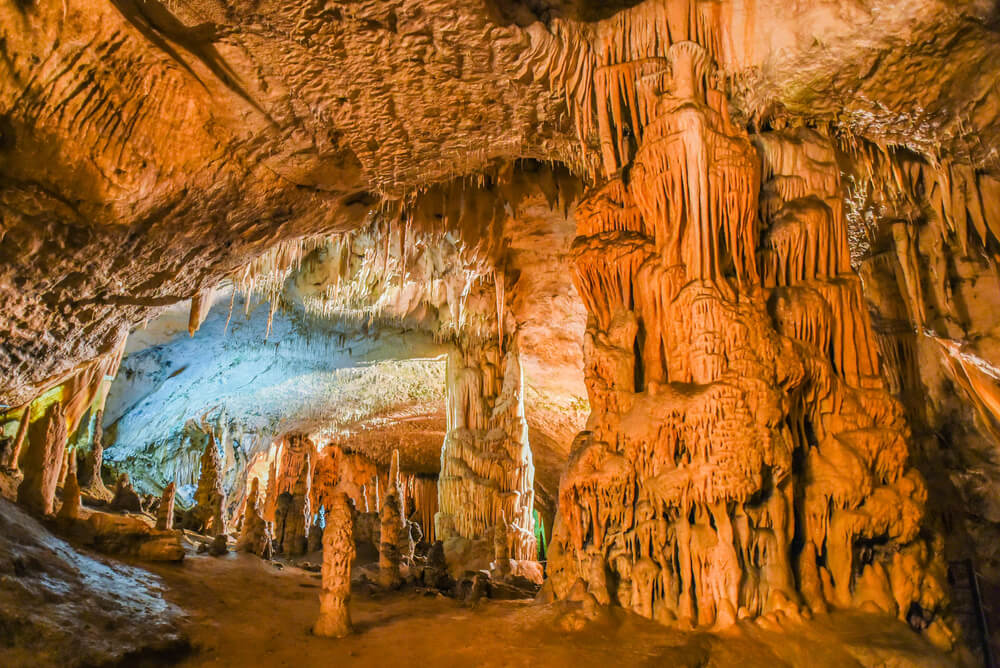 Cueva de Postojna, una de las atracciones naturales de Eslovenia