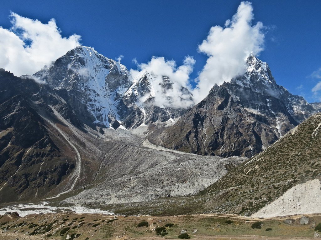 La altura de las montañas más imponentes del planeta