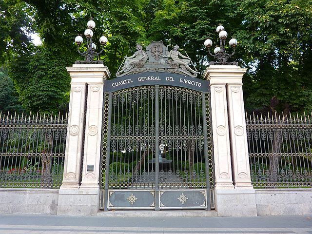 Acceso al palacio