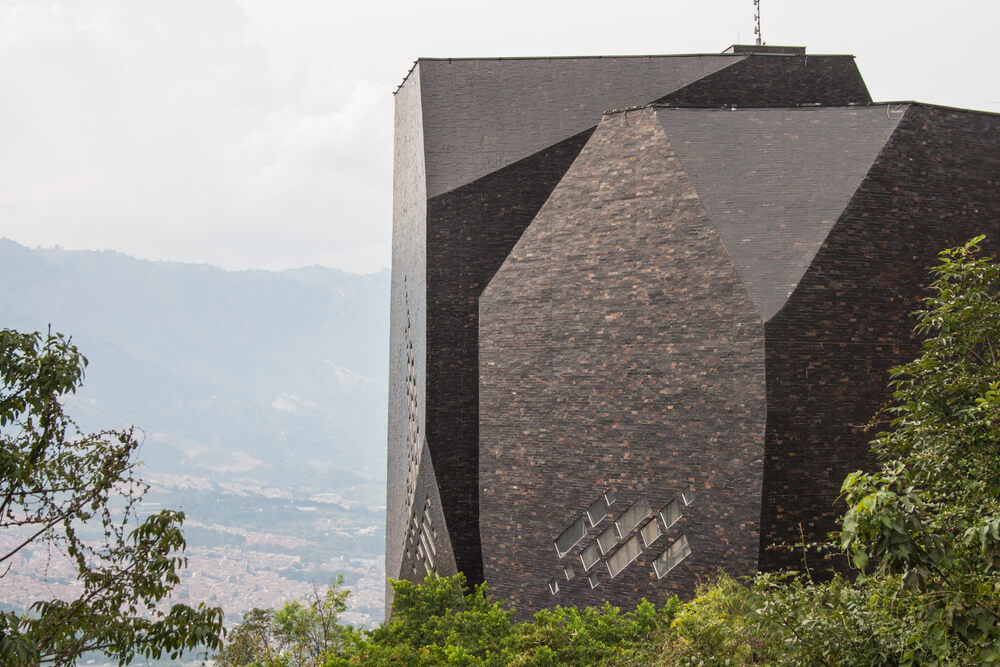 Biblioteca España de Medellín: historia de un edificio singular