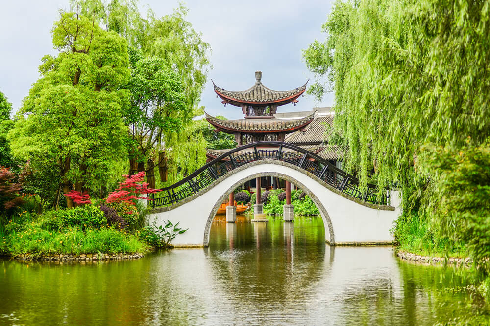 Puente en los humedades de Xixi