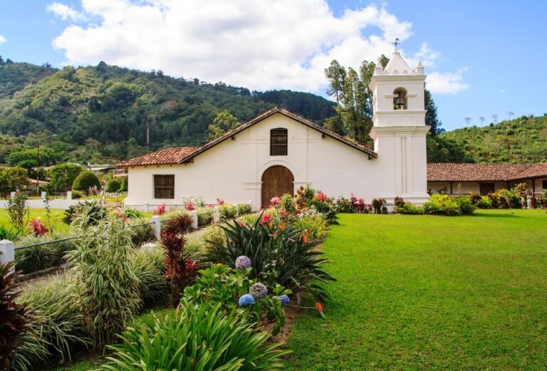 Iglesia de San José de Orosi: el pasado colonial de Costa Rica