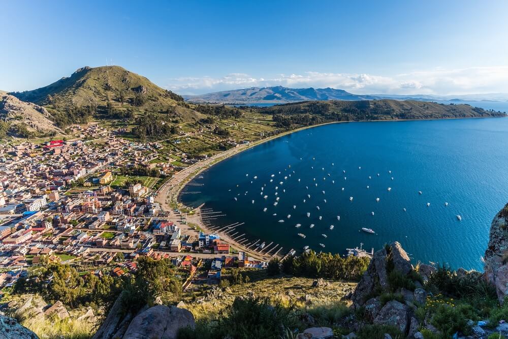 Lago Titicaca, que alberga las islas Amantaní y Taquile
