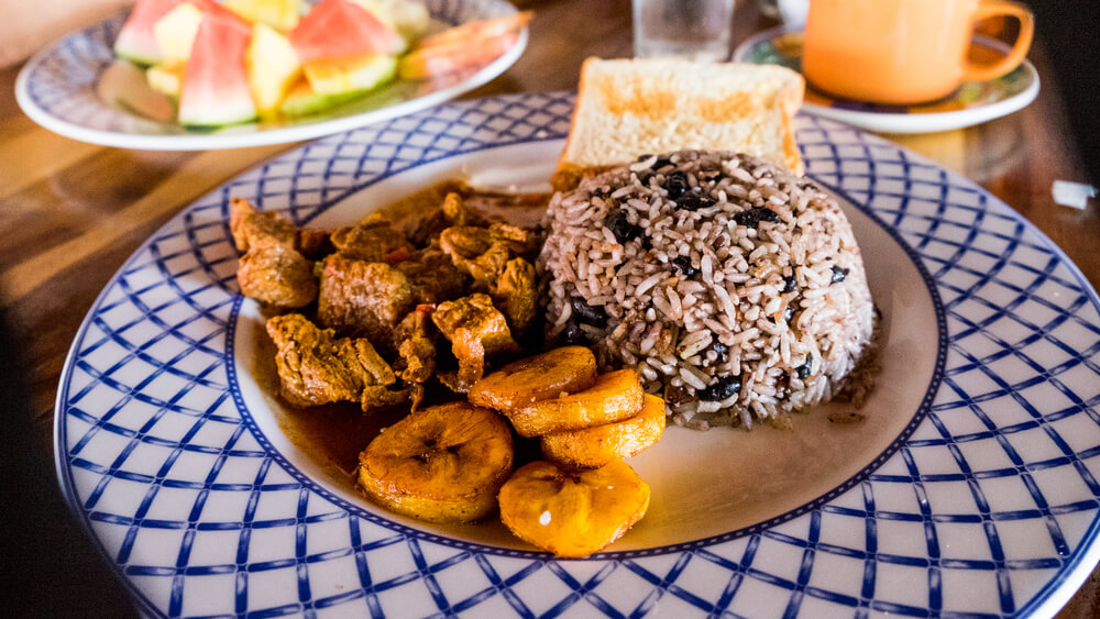 Plato de gallo pinto