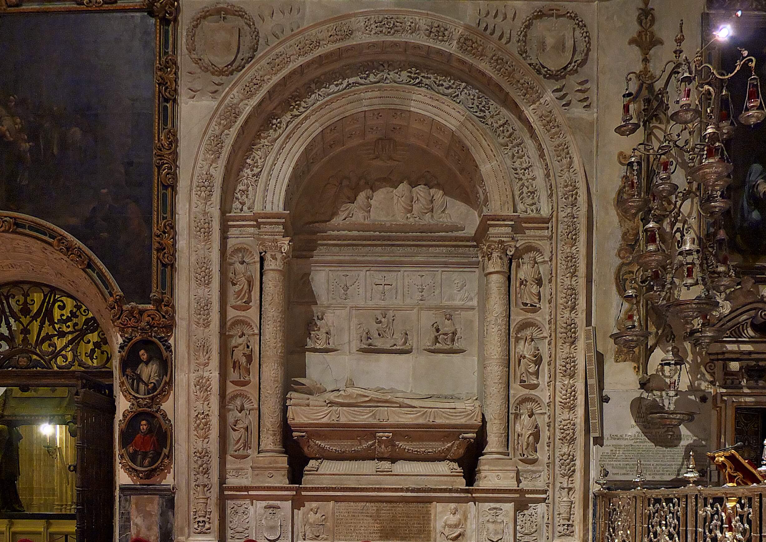 Sepulcro del cardenal Mendoza