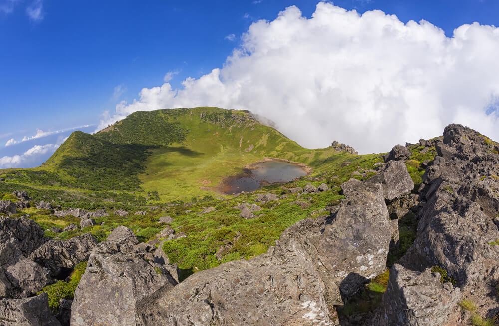 Volcán Hallasan en la isla Jeju