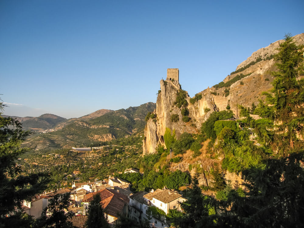 Vista de la torre del homenaje del castillo de La Hiruela