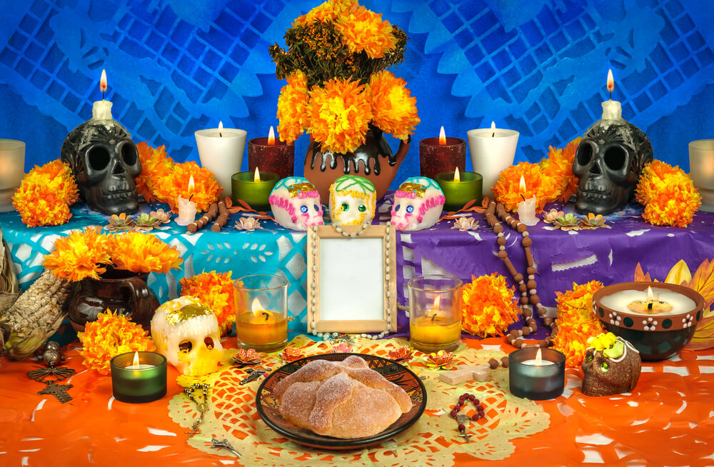 Altar del día deMeurtos, una de las festividades más peculiares de Latinoamérica