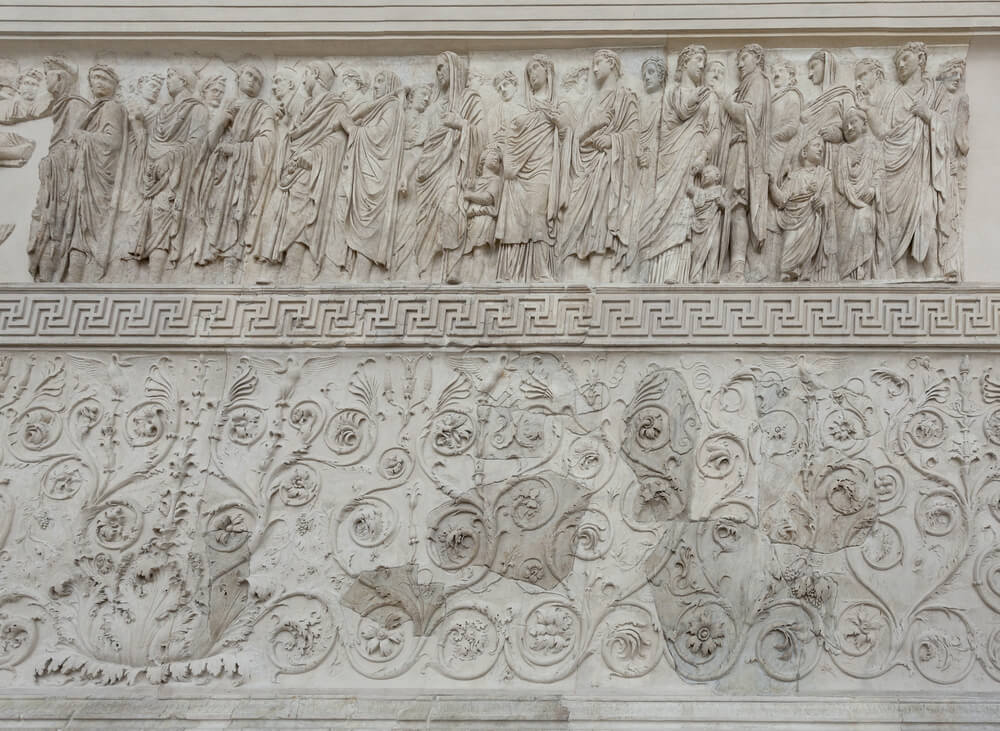 Lateral del Ara Pacis