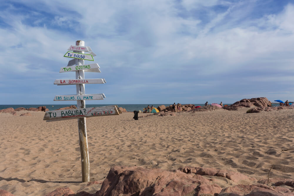 Las Grutas, una de las playas secretas y fascinantes