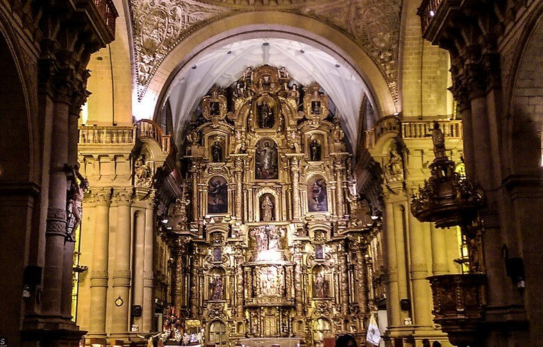 Interior del templo