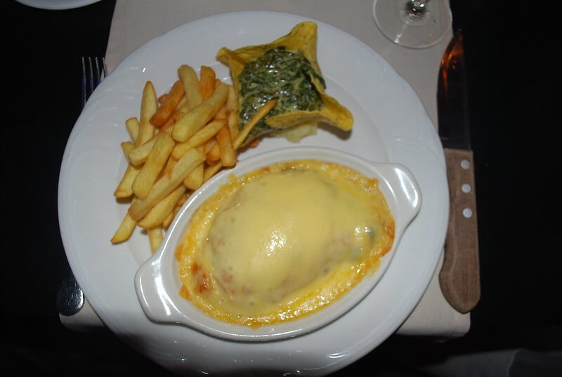 Plato de khesi yena