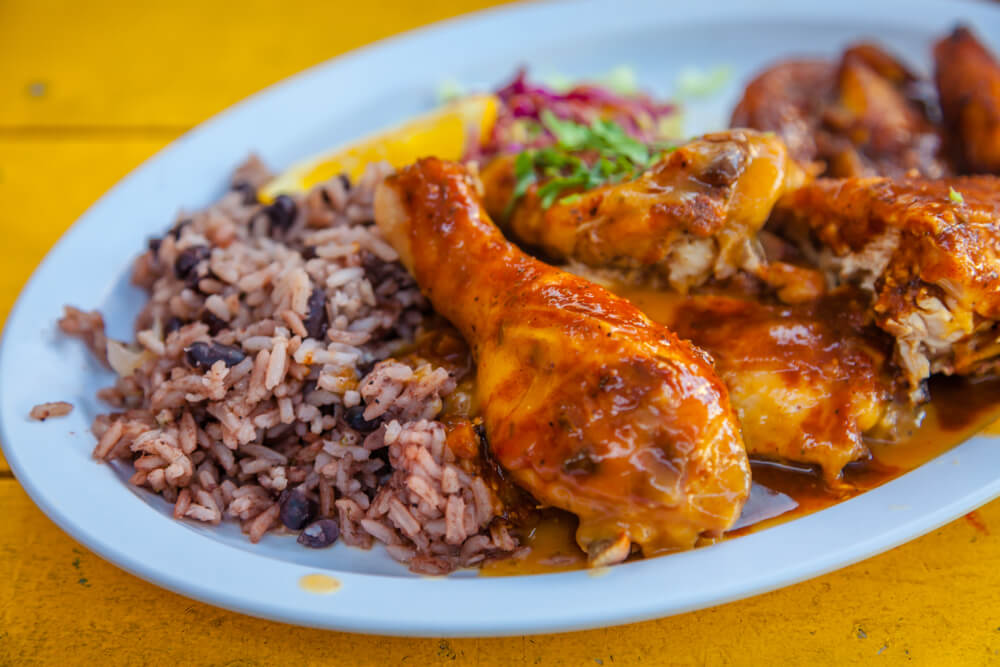 Pollo jerd, un plato que hay que comer en Jamaica