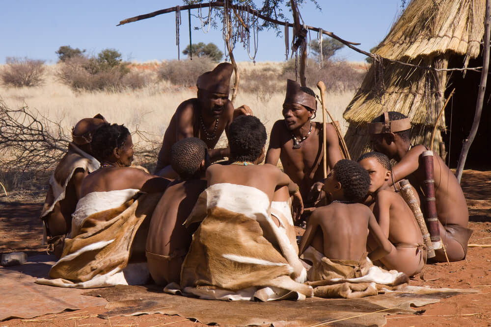 Tribu de bosquimanos, uno de los pueblos africanos