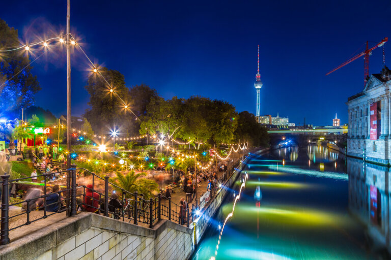 Disfruta de algunas de las ciudades con mejor vida nocturna
