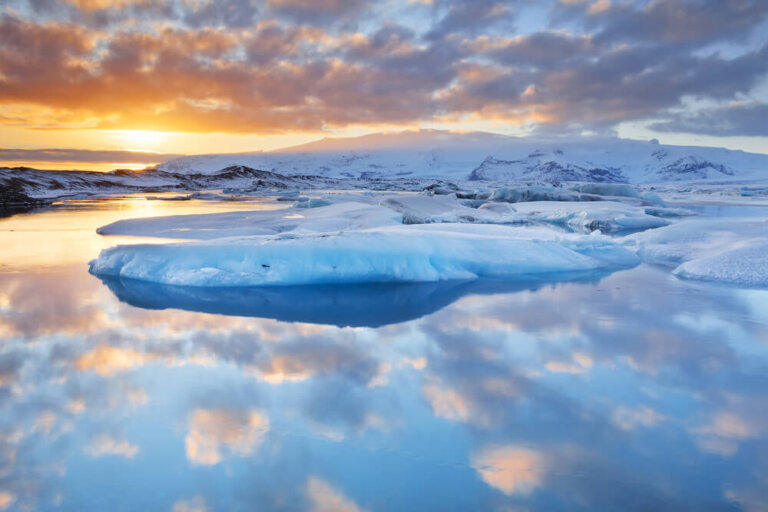 La laguna glaciar Jökulsárlón, un rincón mágico en Islandia