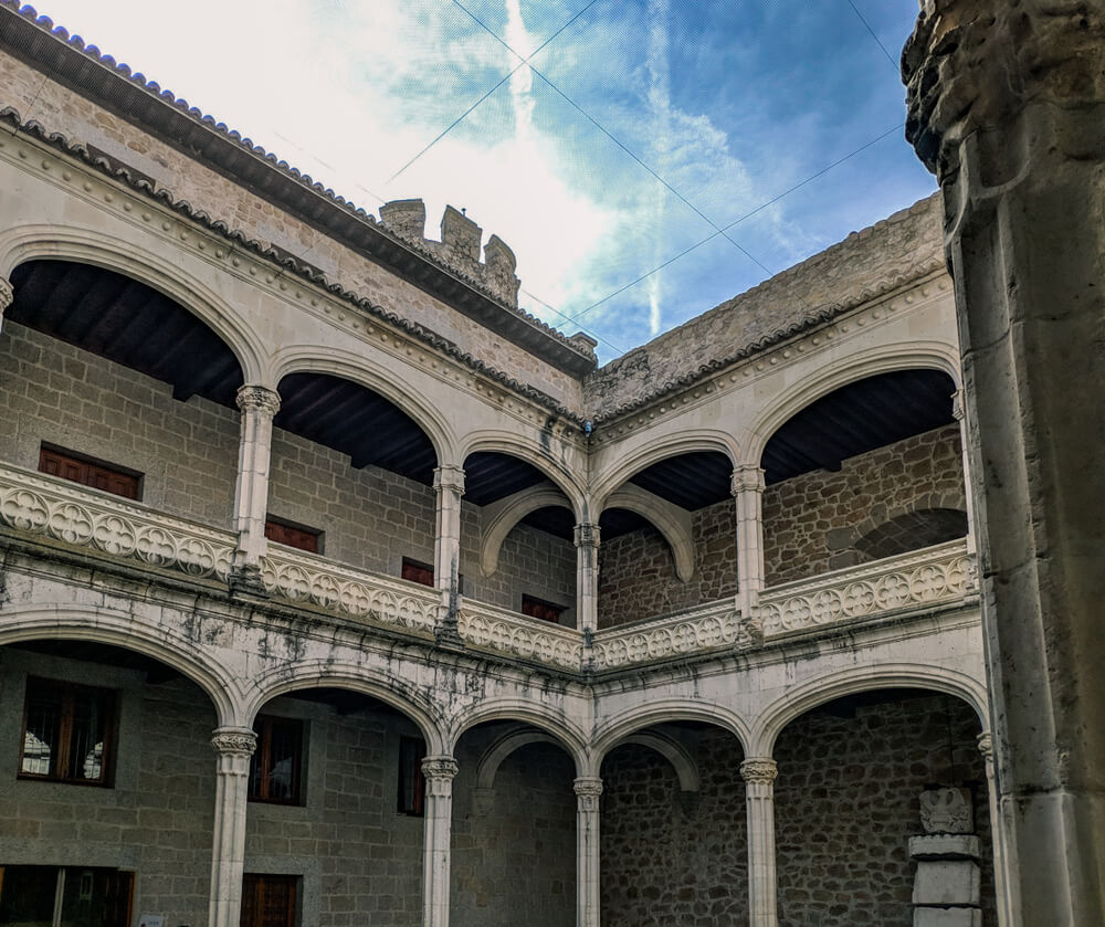 Patio del castillo