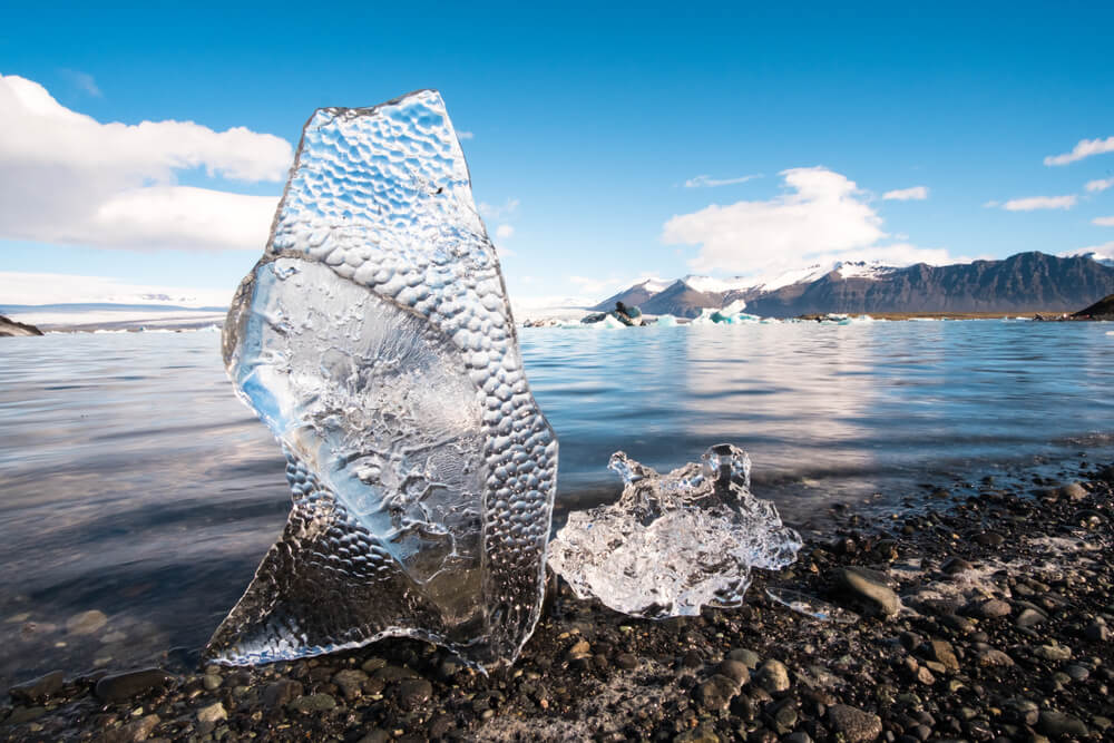Playa en la laguna glaciar Jökulsárlón