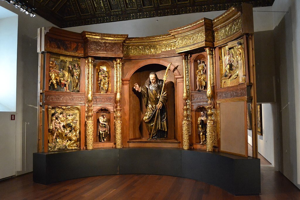 REtablo de San Benito el Mayor en el Museo Nacional de Escultura