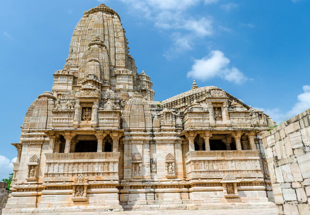 Vista del templo de Meera