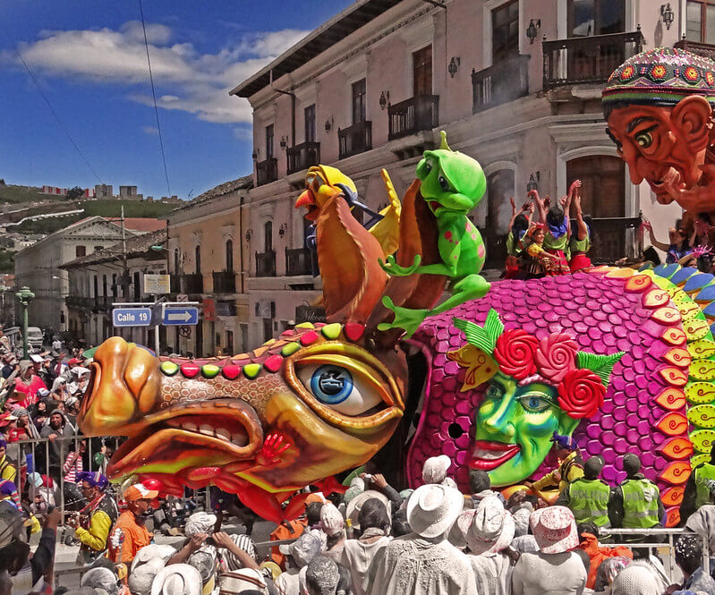 Carroza en el desfile