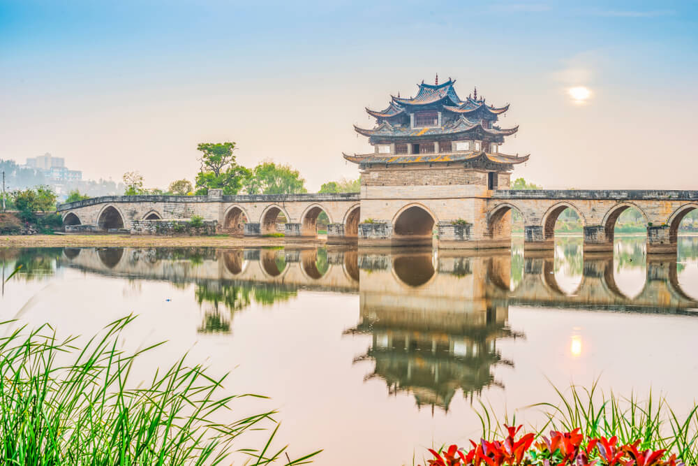 Puente de los Dos Dragones en Yunnan