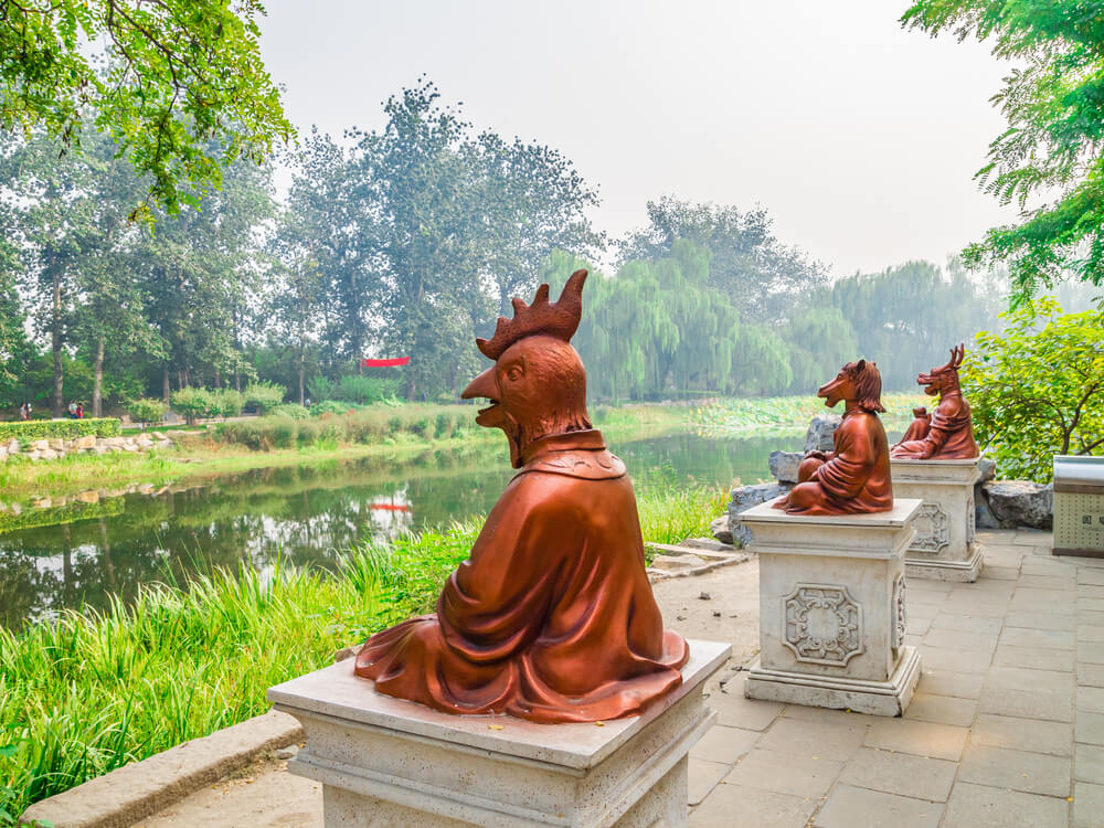 Réplicas de estatuas en Yuanming Yuan