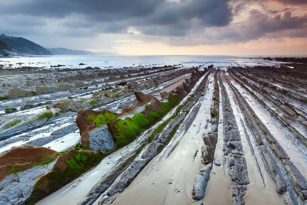 Flysch en la playa Sakoneta