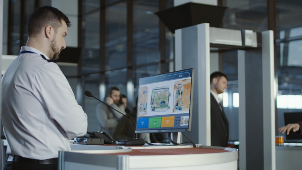Personal de seguridad en un aeropuerto