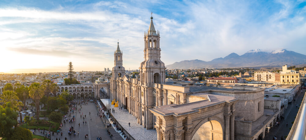 Catedral de Arequipa y plaza de Armas