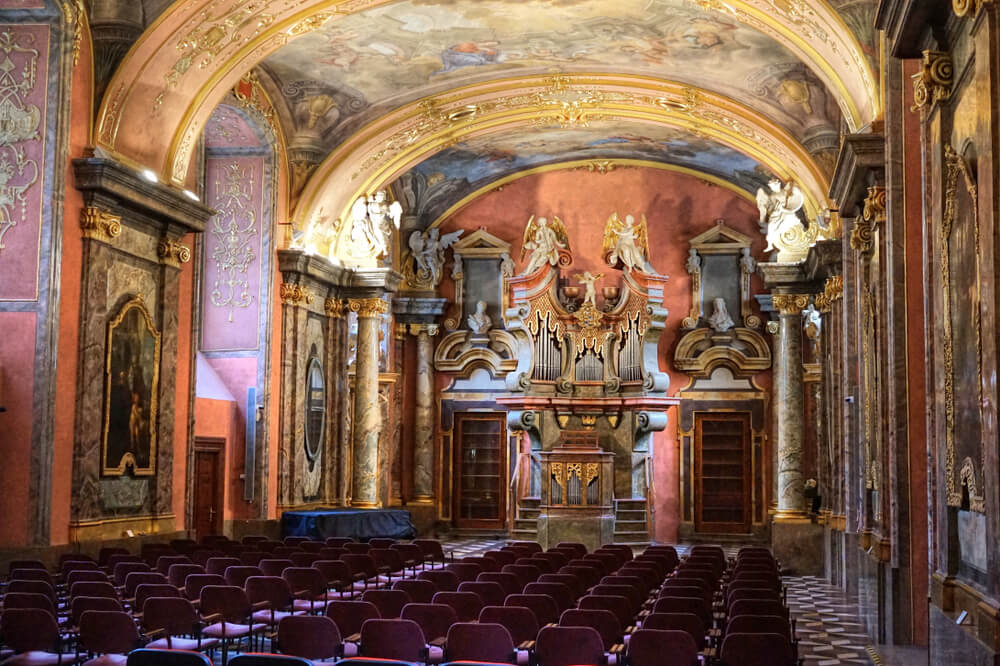 Capilla de los Espejos