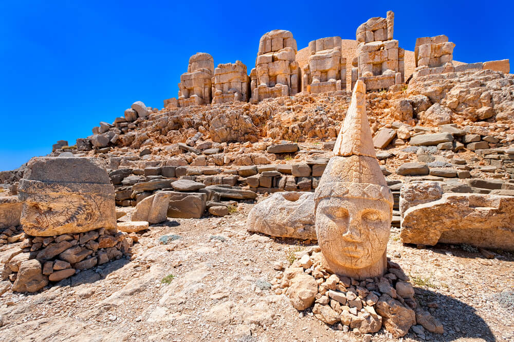 Estatuas en el monte Nemrut