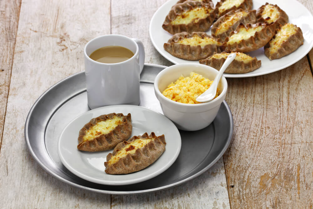 Desayuno con karjalanpiirakka