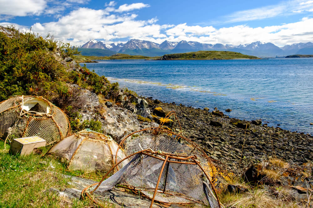 Vista de la costa y las montañas