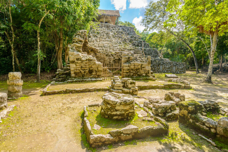 Descubre las ruinas mayas de Cobá en México
