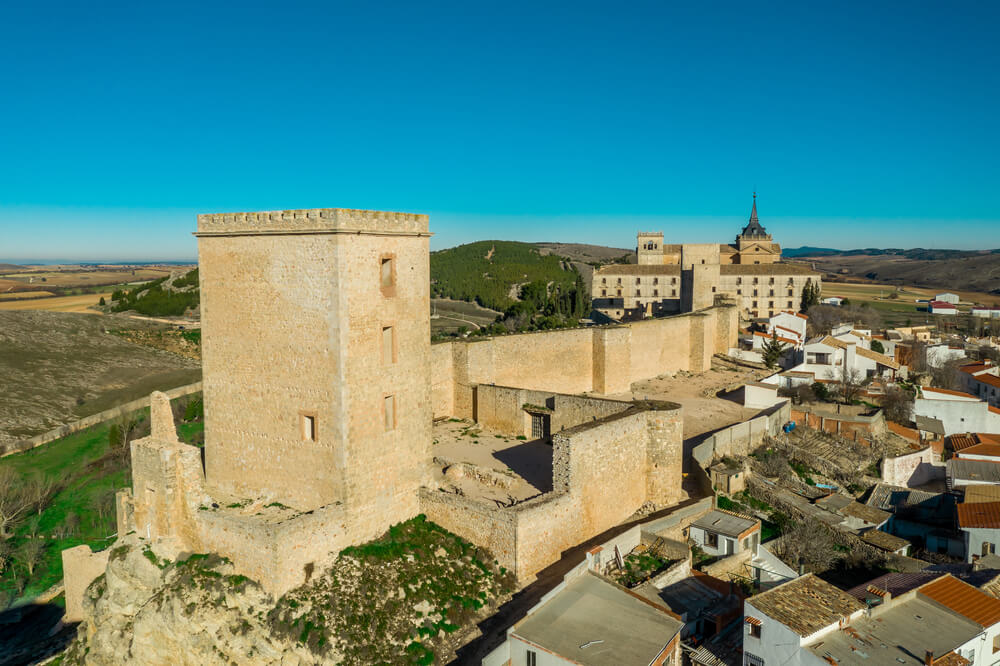 Vista del castillo de Uclés