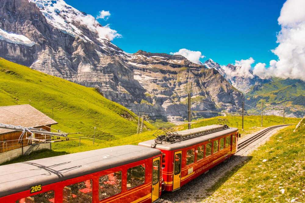 Ferrocarril de Jungfrau cerca de Grindelwald