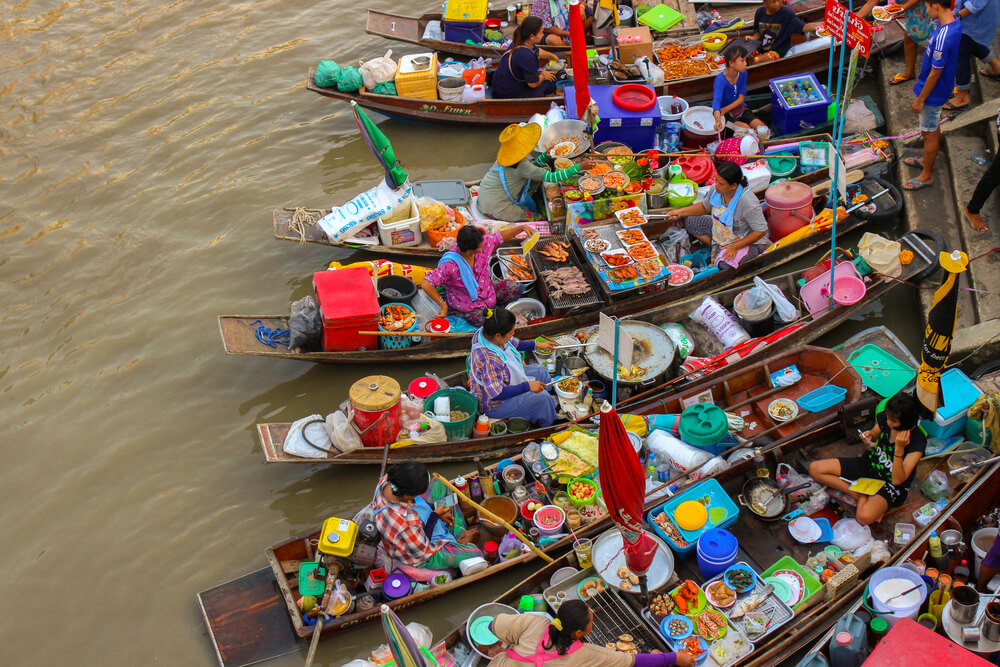 Mercadillo flotante de Amphawa