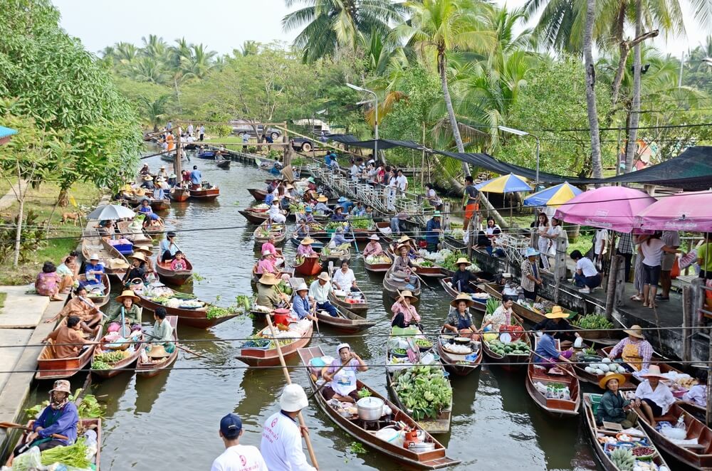 Mercadillo flotante de Tha Kha