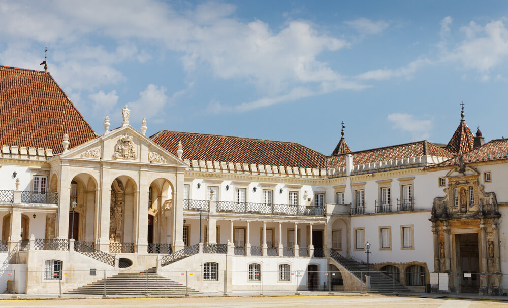 Patio de la Universidad de Coímbra