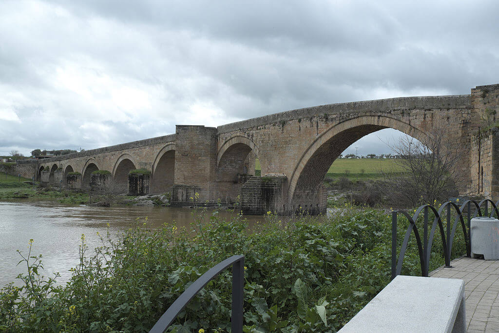 Puente-arzobispo