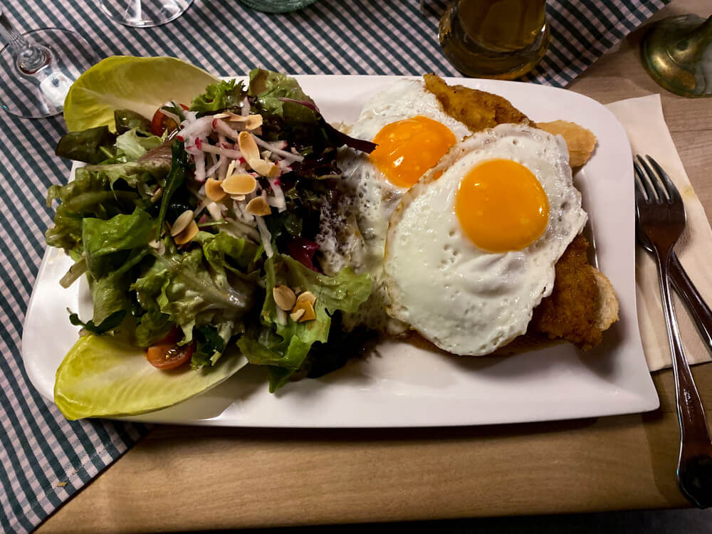Schnitzel Holstein, uno de los platos tradicionales de Alemania