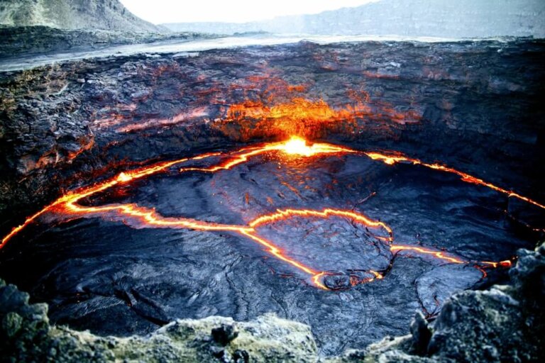 Un lago de fuego en el volcán Erta Ale de Etiopía