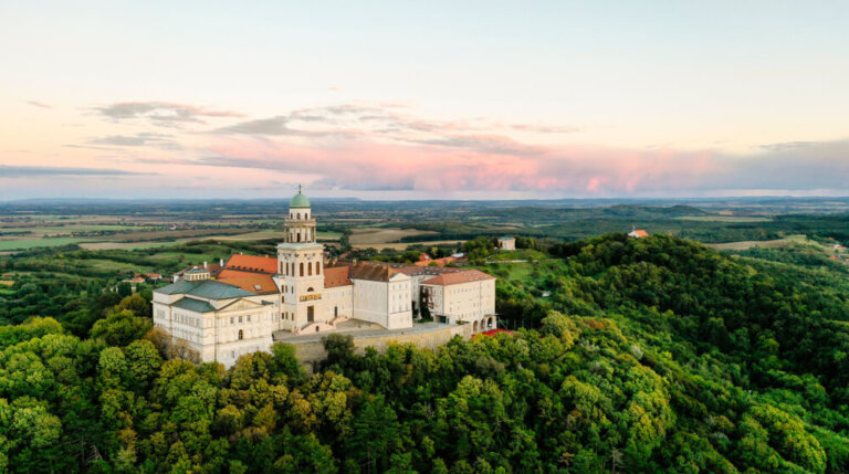 Visitamos la abadía de Pannonhalma en Hungría