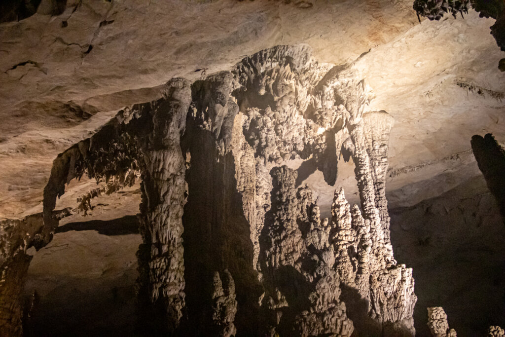 Cueva de Kong Lar