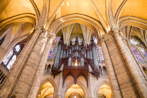 Interior de la Catedral de Chartres.