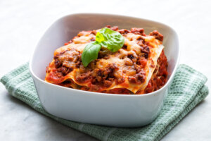 Lasaña boloñesa, un clásico de la gastronomía italiana.