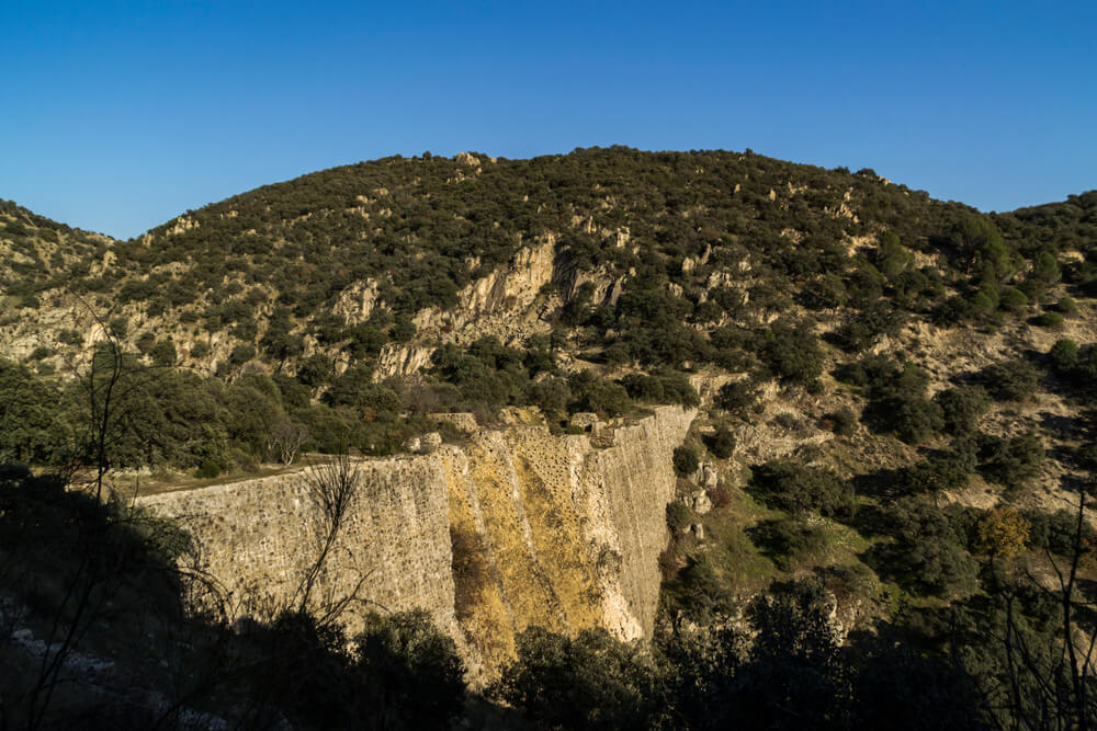 Presa de El Gasco en el Canal del Guadarrama