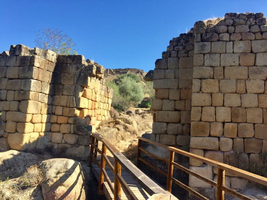 Ruinas de los asentamientos en Ciudad de Vascos.